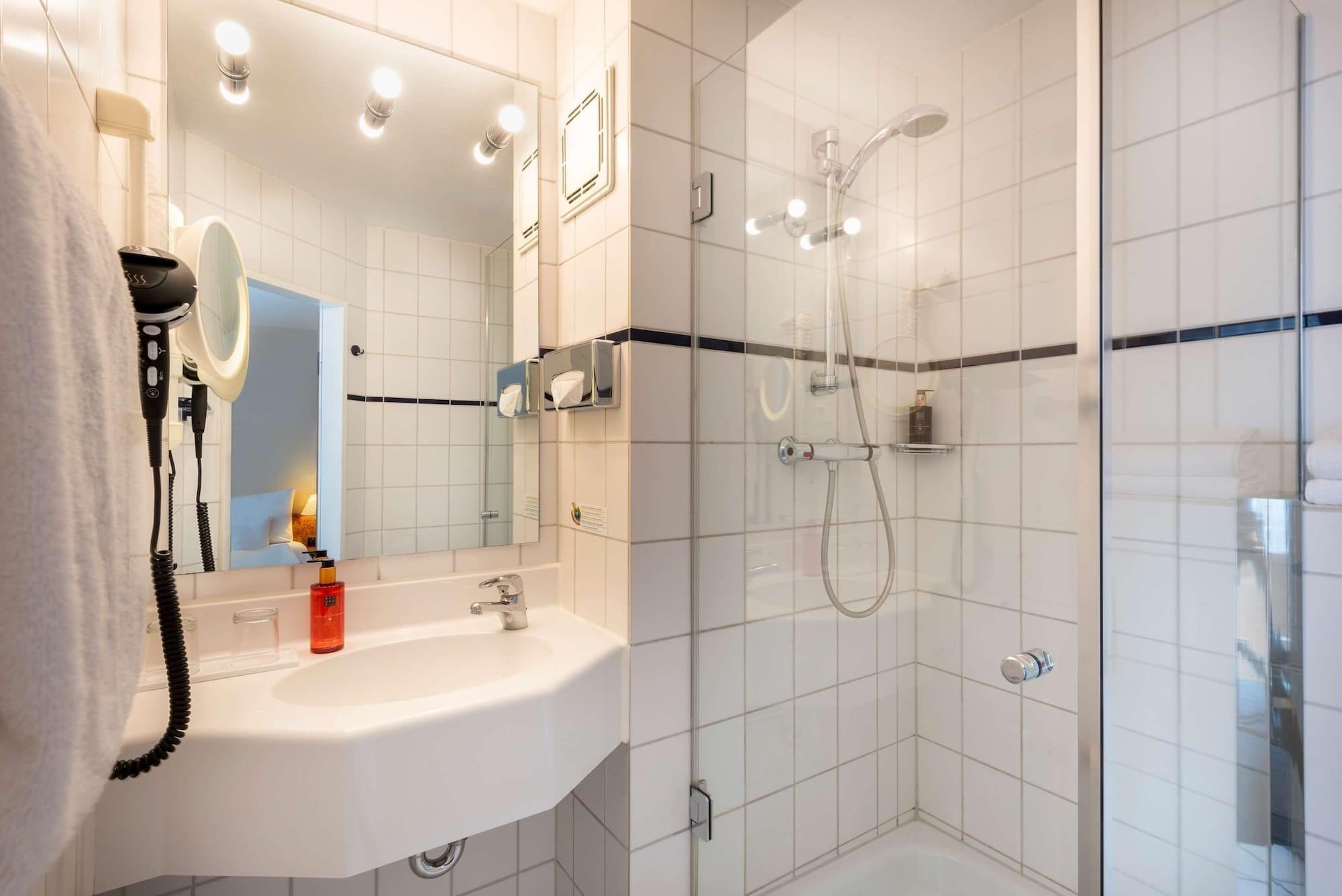Essential By Dorint Essen Hotel ภายนอก รูปภาพ